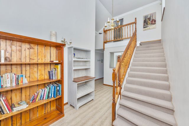 To Let 6 Bedroom Property for Rent in Fish Hoek Western Cape